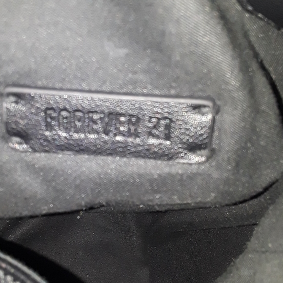 Small black Bucket bag | Brand: Forever 21 - Picture 3 of 4